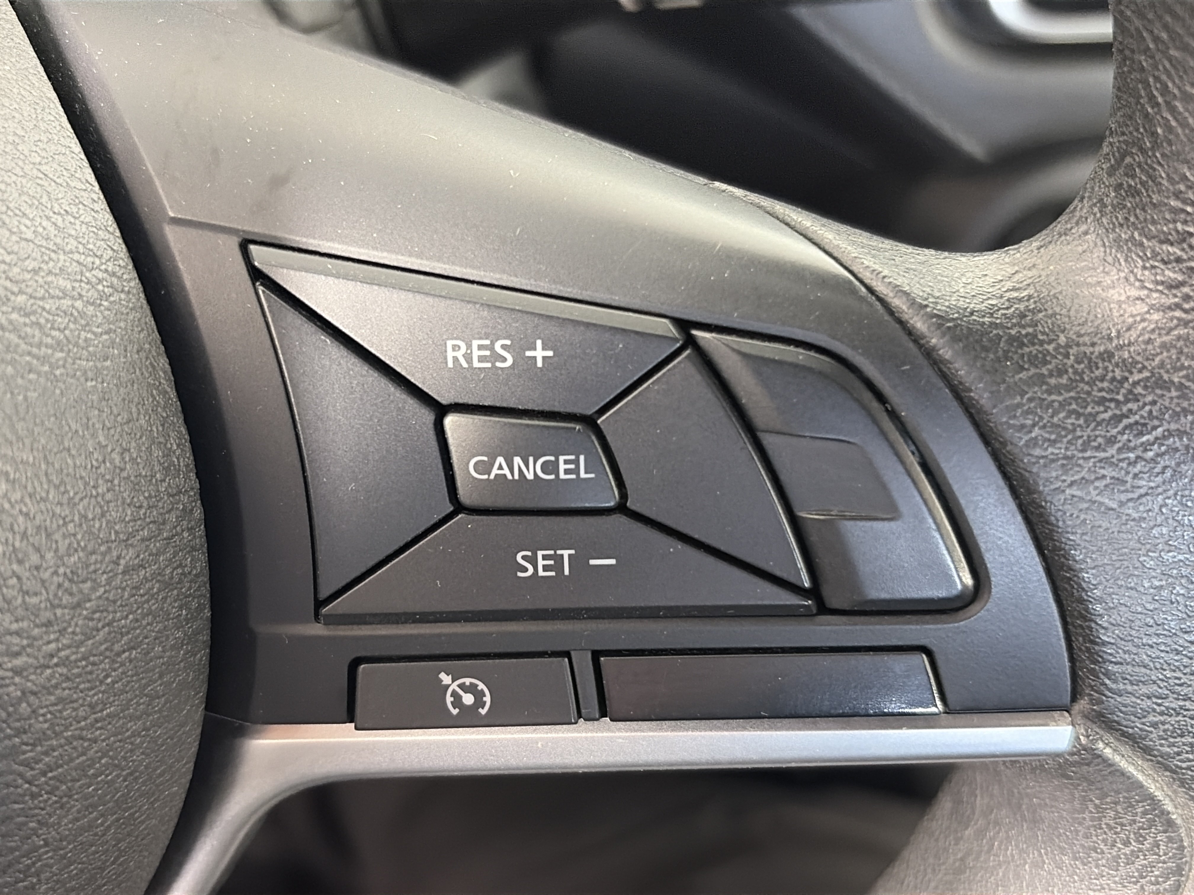 Used 2020 Nissan Versa S FWD image 32