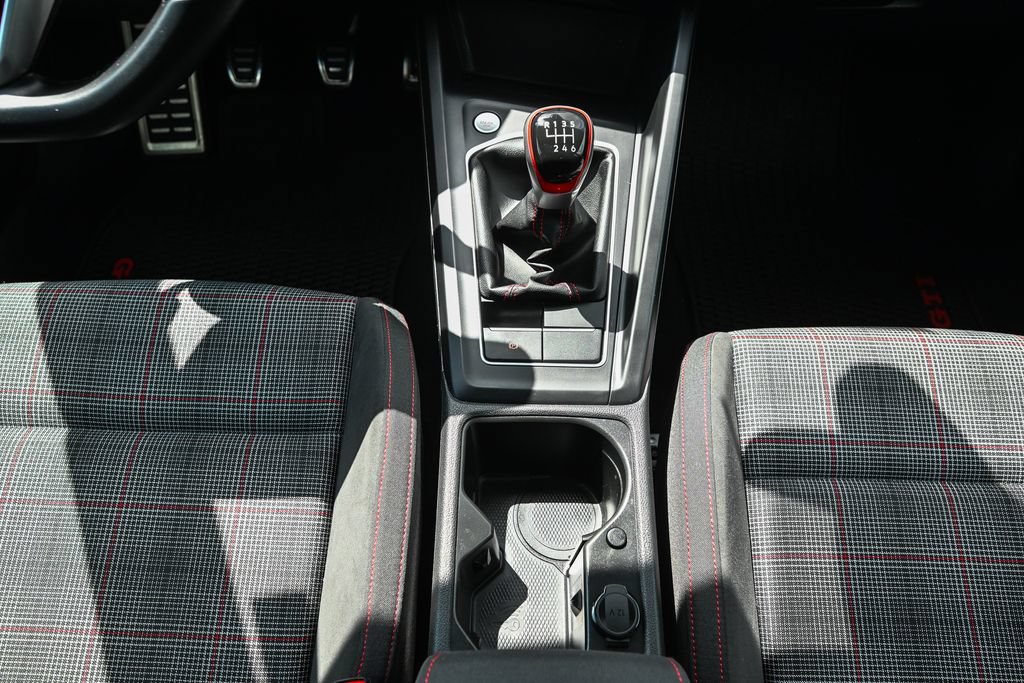 Used 2022 Volkswagen GTI SE FWD image 33