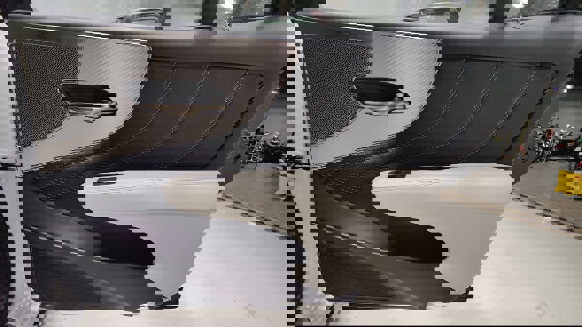 Used 2022 Lexus LS 500 F Sport w/ Accessory Package (Z1) image 17