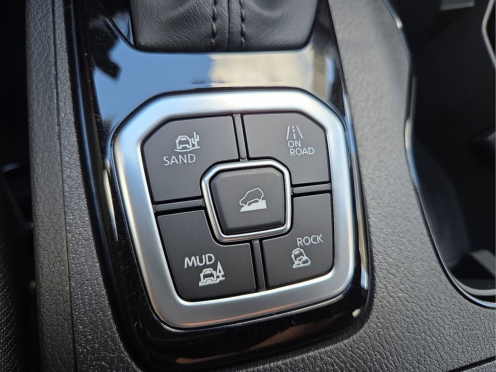 New 2026 Nissan Frontier SV w/ Tow Package AWD/4WD image 20