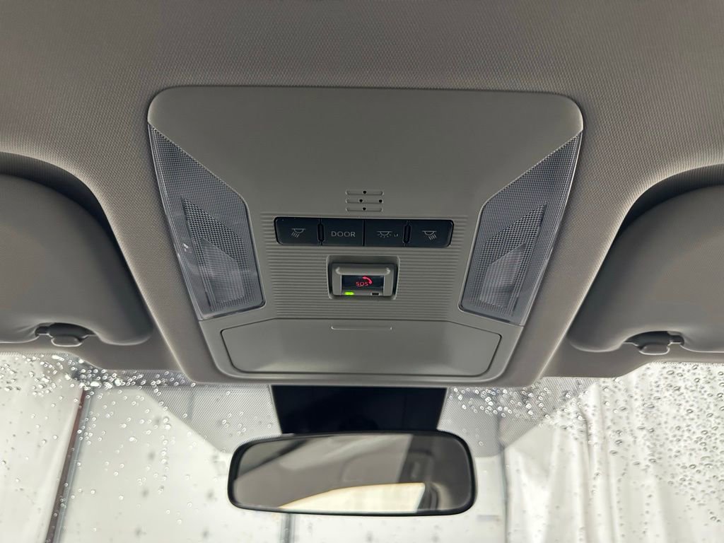 Used 2025 Toyota RAV4 LE AWD/4WD image 40