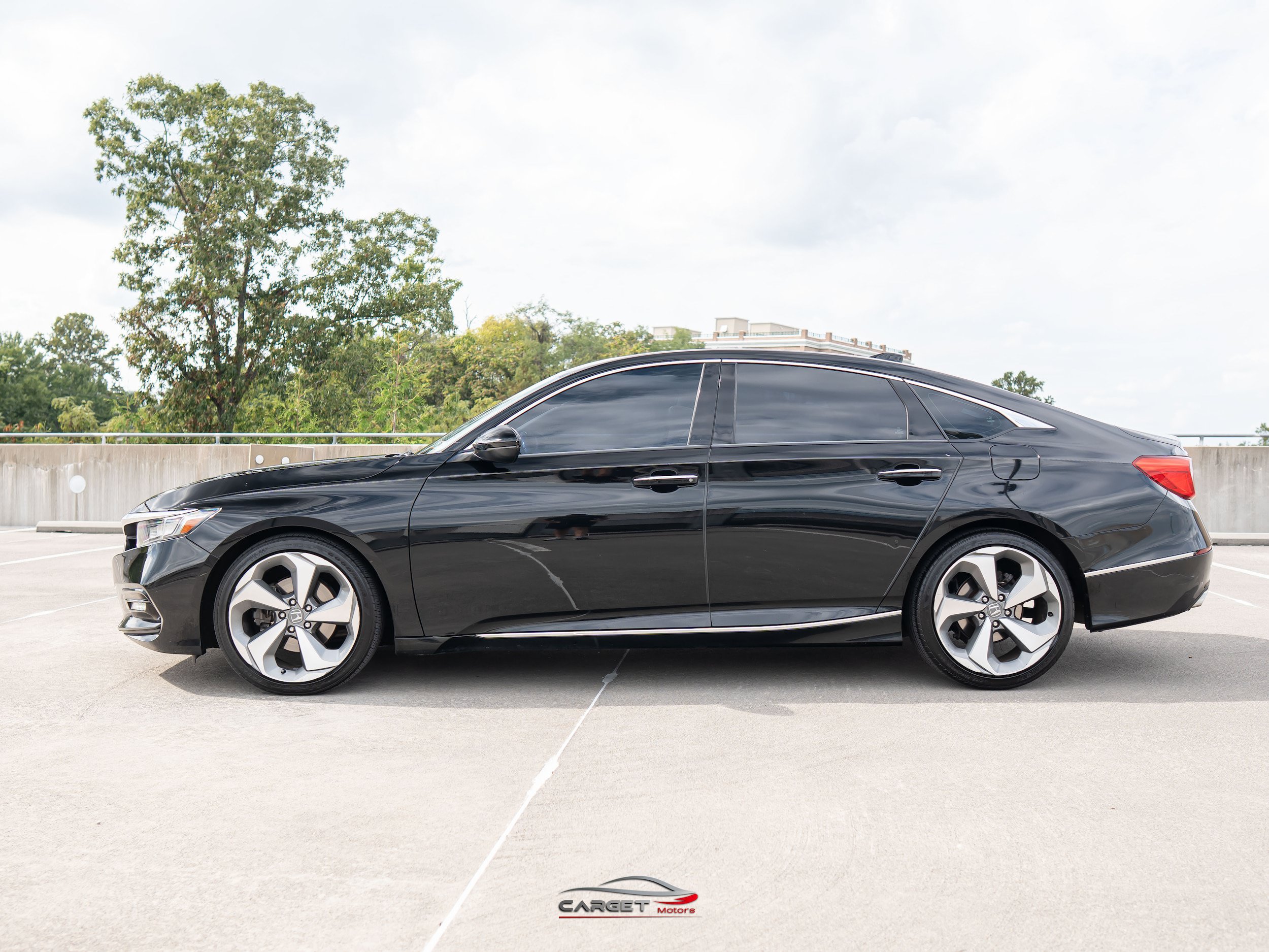 Used 2018 Honda Accord Touring image 4