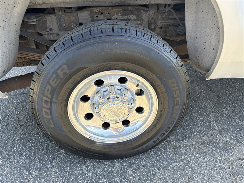 Used 2001 Ford F250 XLT RWD image 11