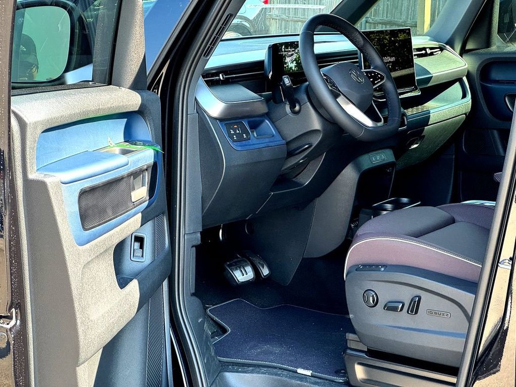 New 2025 Volkswagen ID. Buzz Pro S RWD image 10