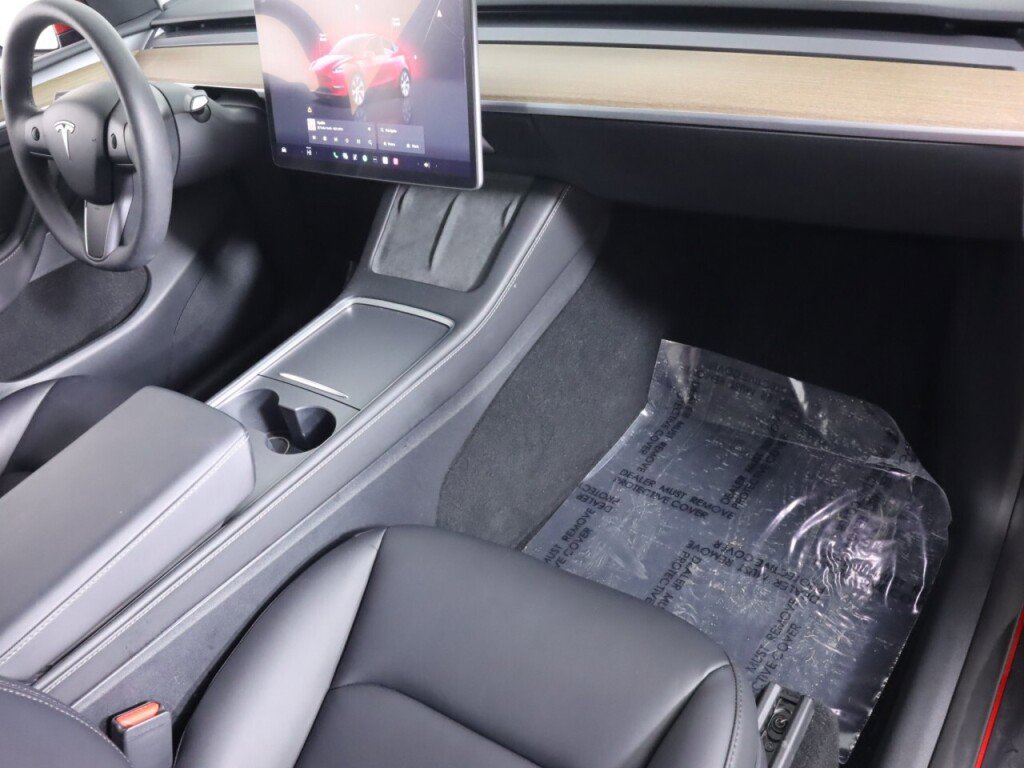 Used 2024 Tesla Model Y Long Range image 41