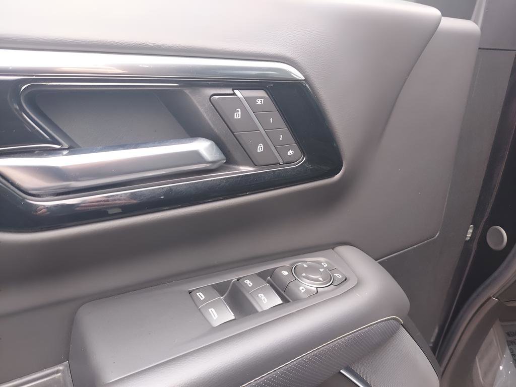 Used 2025 Chevrolet Tahoe Premier image 11