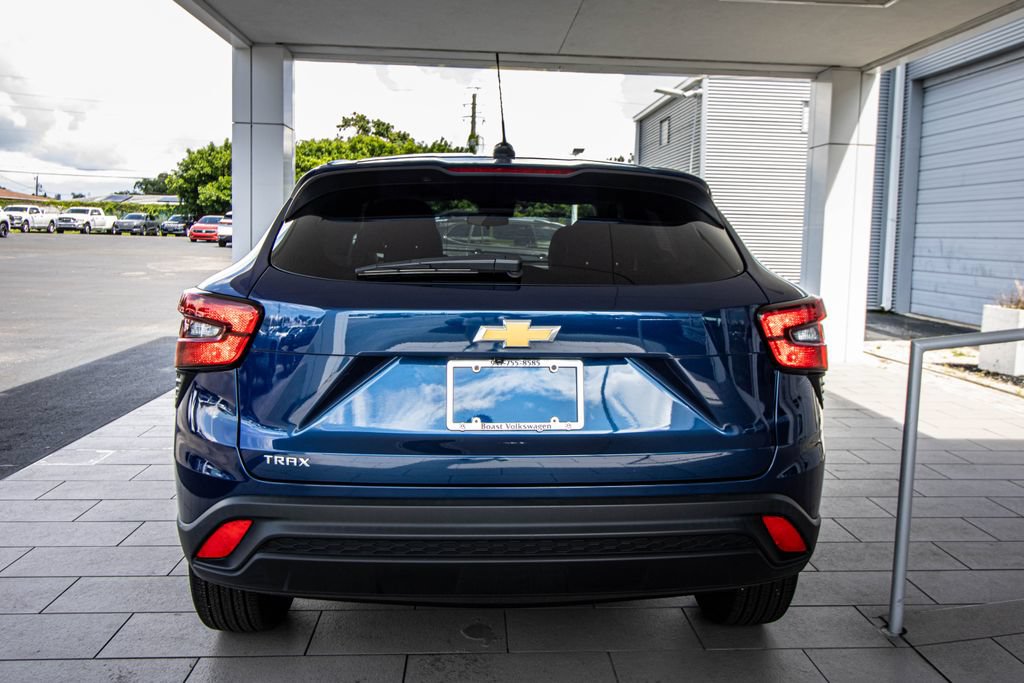 Used 2024 Chevrolet Trax LS FWD image 15