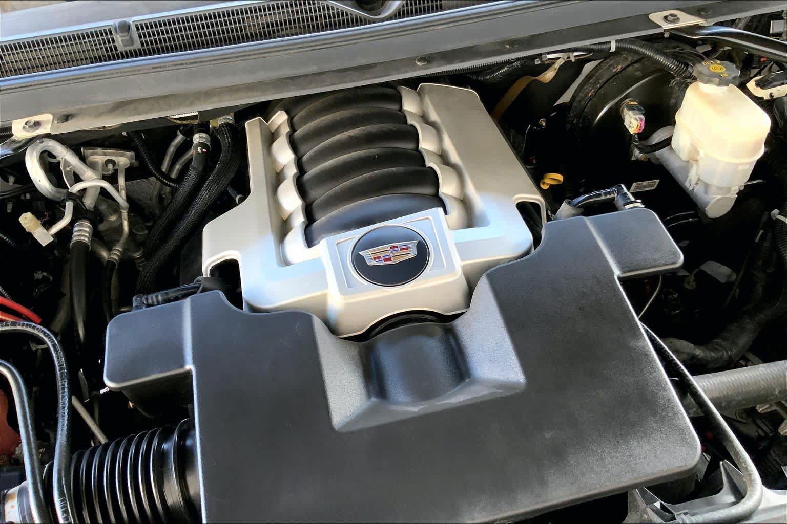 Used 2018 Cadillac Escalade Luxury AWD/4WD image 31