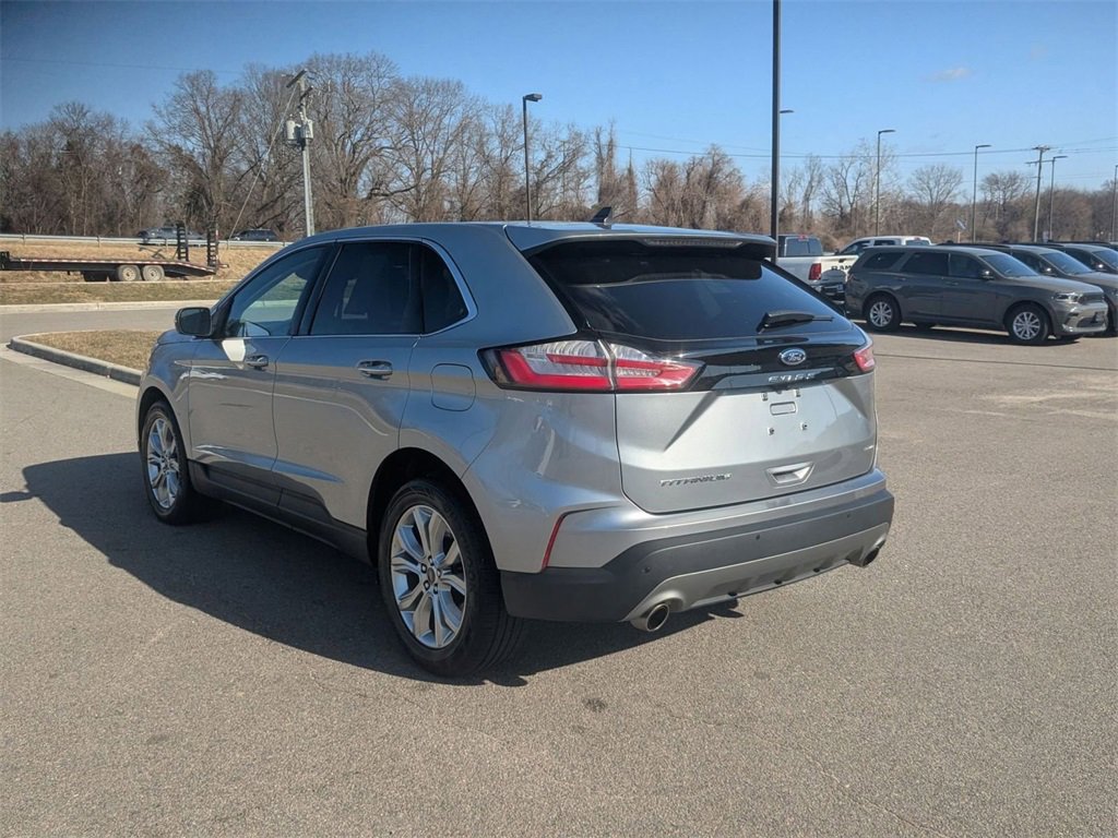 Used 2024 Ford Edge Titanium image 3
