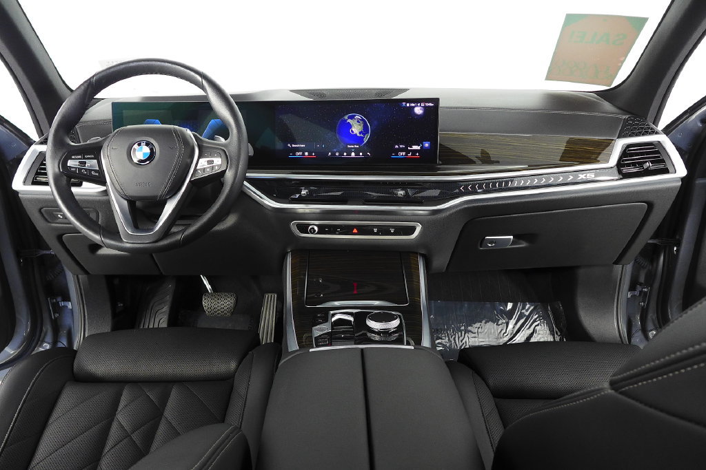Certified 2024 BMW X5 xDrive40i w/ Parking Assistance Package AWD/4WD image 25