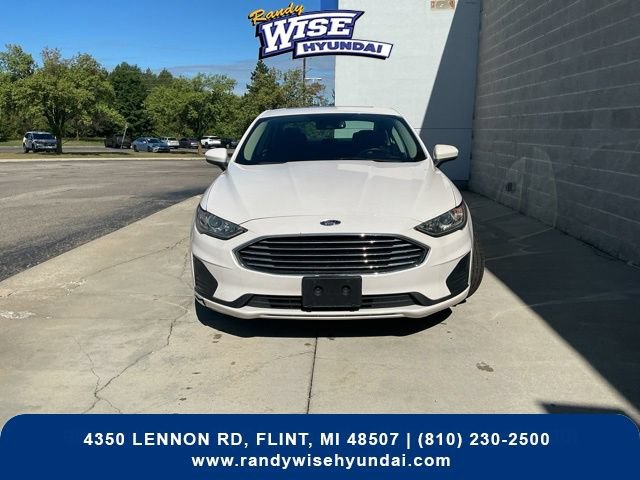 Used 2019 Ford Fusion SE FWD image 12