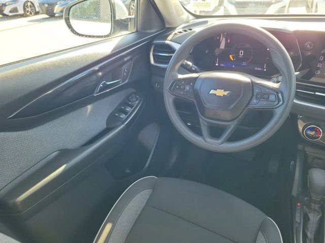 Used 2025 Chevrolet TrailBlazer LT FWD image 19
