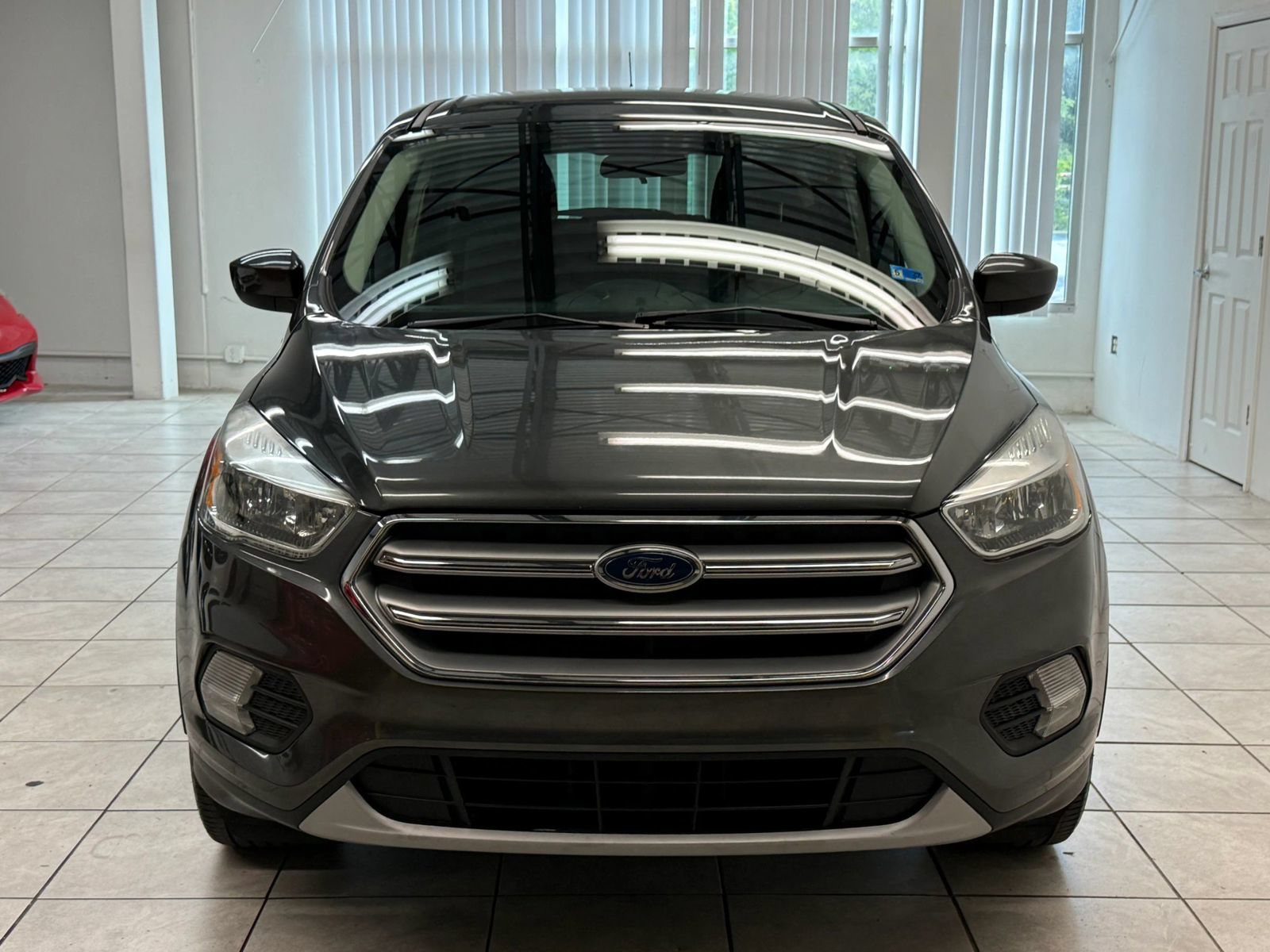 Used 2017 Ford Escape SE AWD/4WD image 2