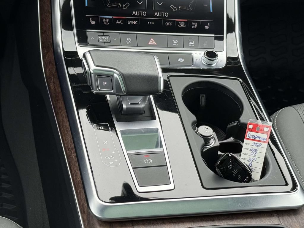 Used 2022 Audi Q8 Premium Plus w/ Premium Plus Package AWD/4WD image 19