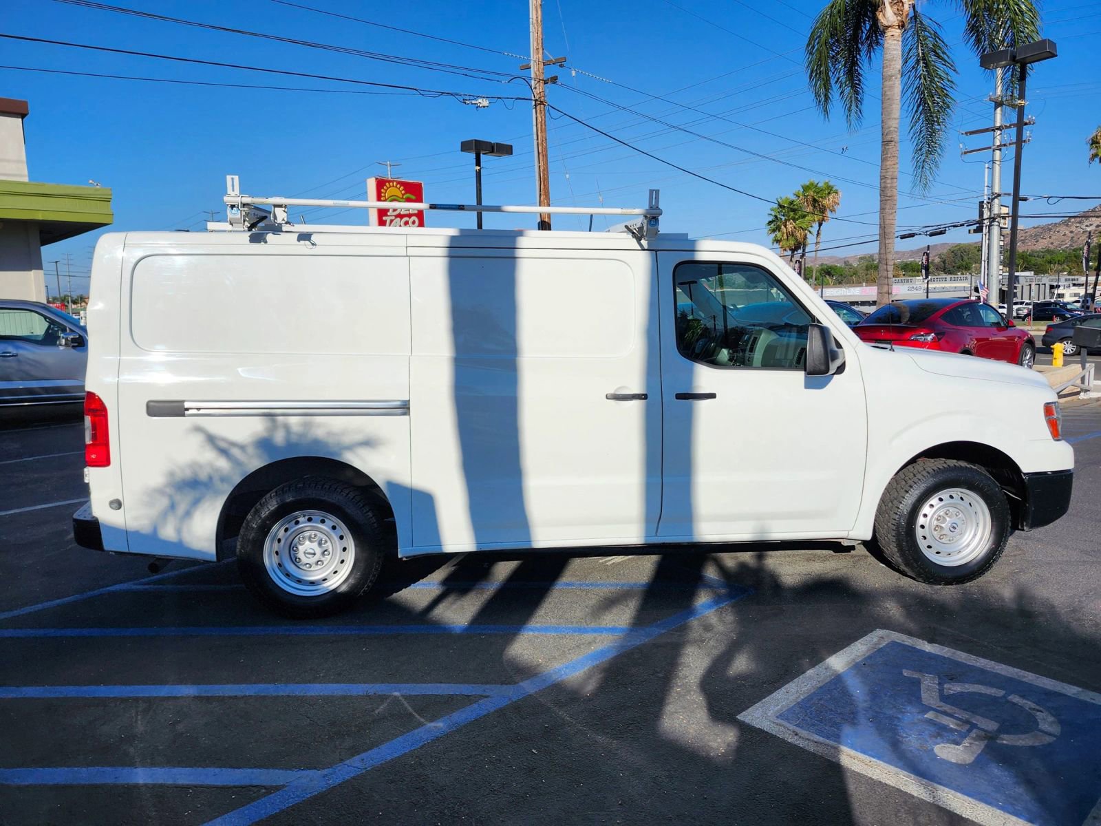 Used 2018 Nissan NV 2500 S image 8