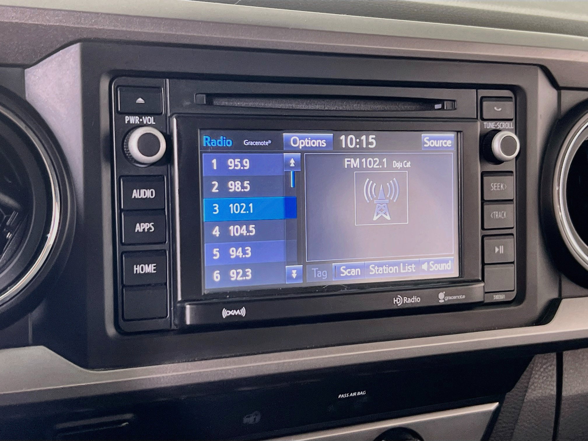 Used 2019 Toyota Tacoma SR5 AWD/4WD image 14
