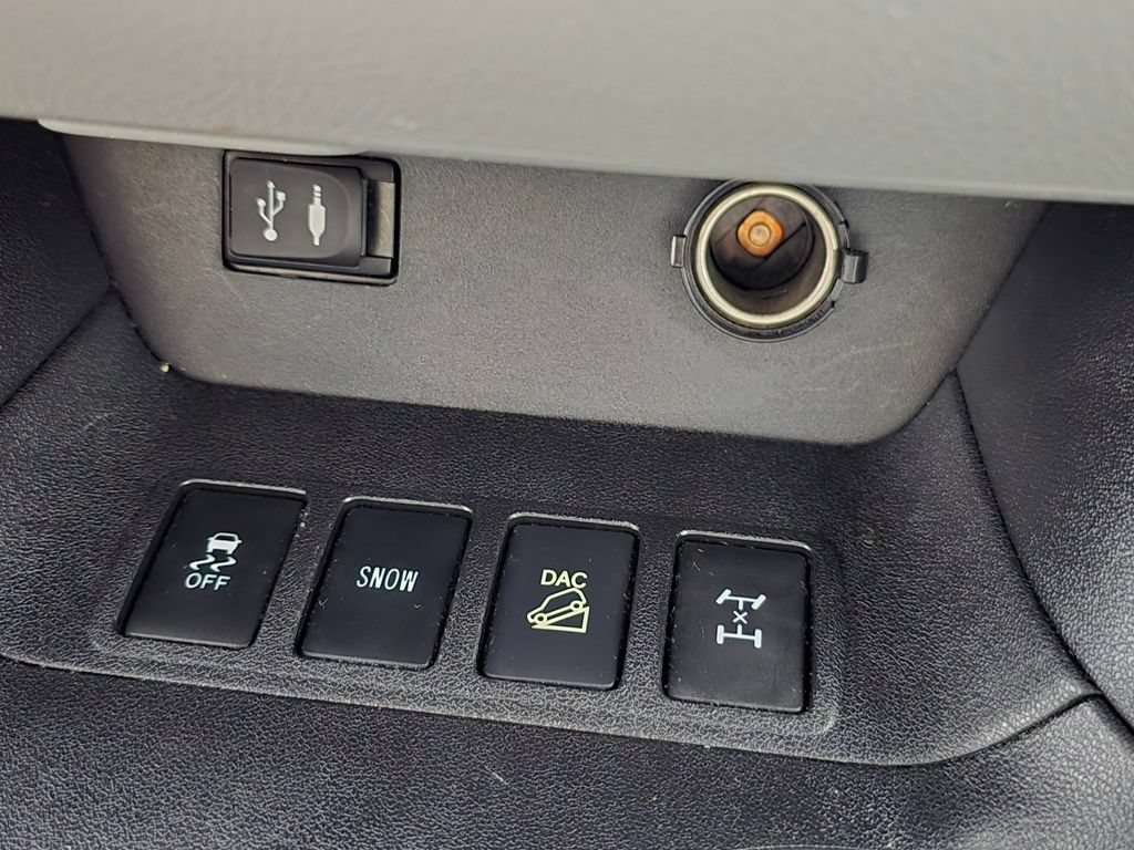 Used 2015 Toyota Highlander XLE AWD/4WD image 36