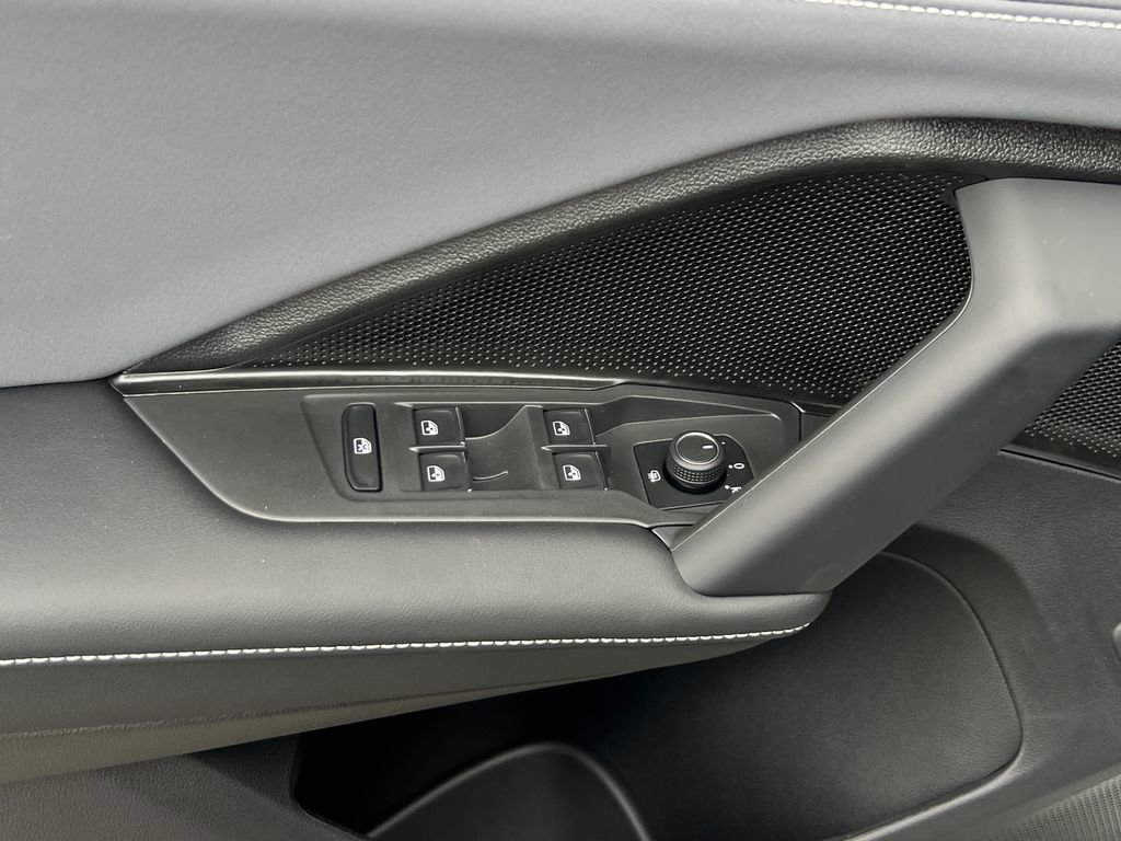 New 2026 Volkswagen Tiguan SE image 18