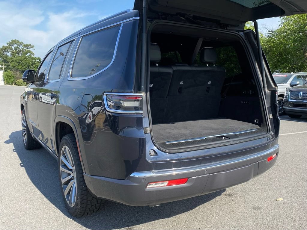 Used 2022 Jeep Grand Wagoneer Series II AWD/4WD image 33