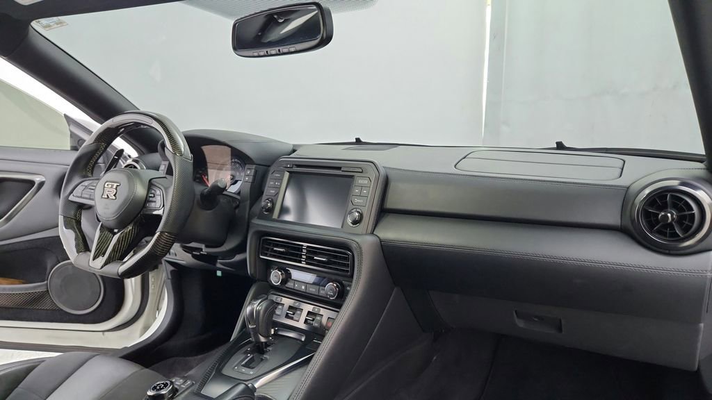 Used 2019 Nissan GT-R image 24