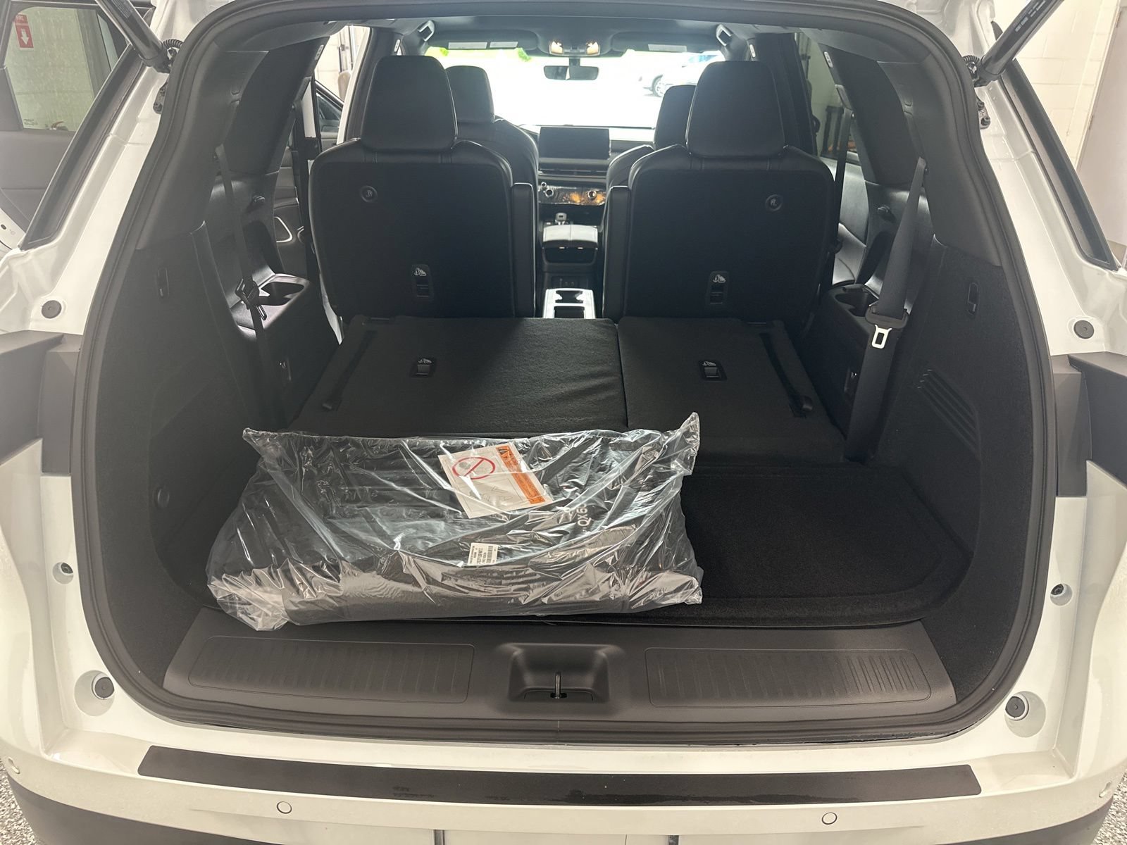New 2027 INFINITI QX60 Sport w/ Dark Cargo Package AWD/4WD image 12