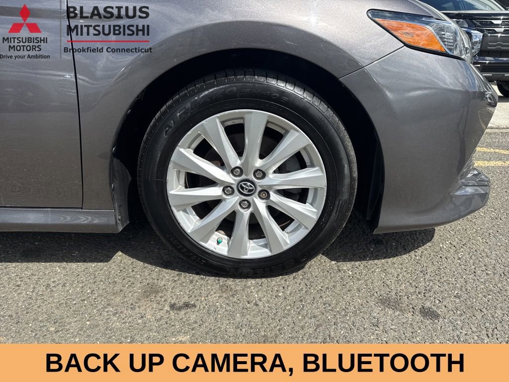 Used 2018 Toyota Camry LE FWD image 3