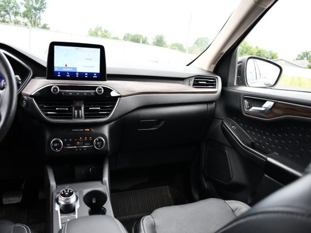 Used 2020 Ford Escape Titanium AWD/4WD image 23