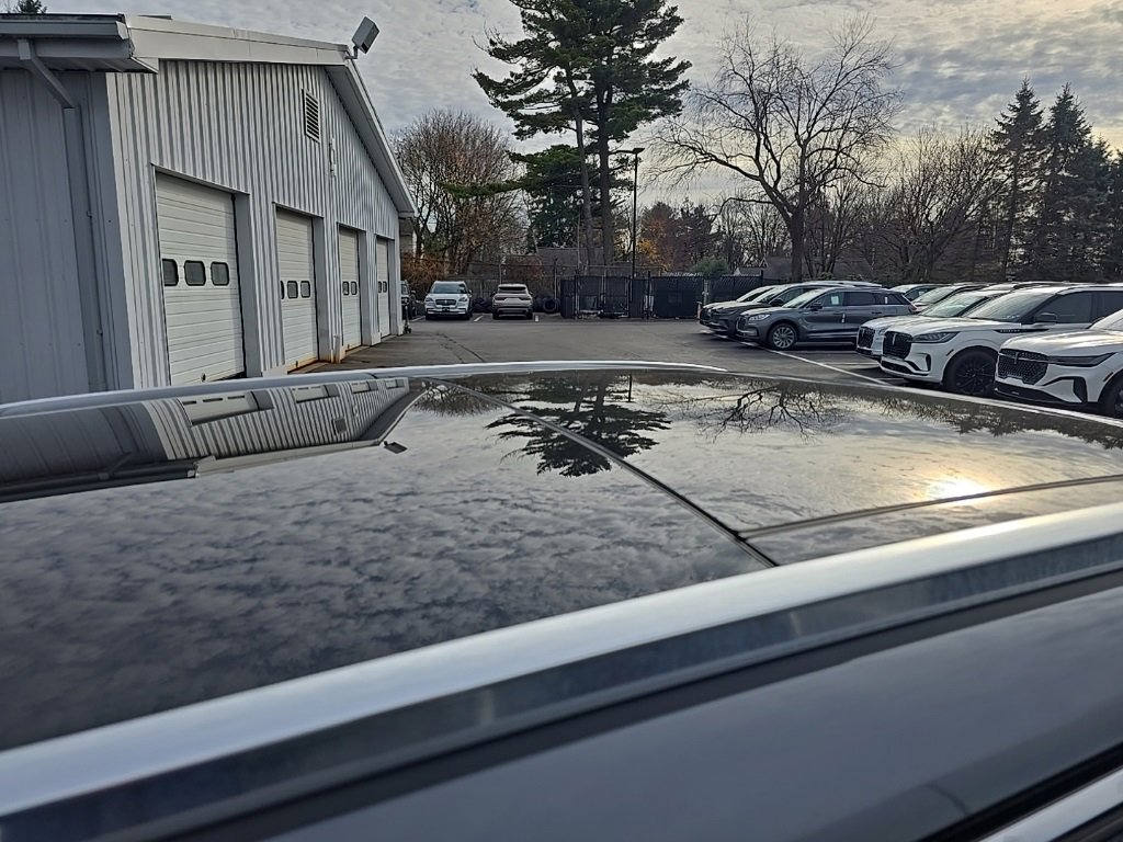 Used 2021 Lincoln Corsair Reserve image 6