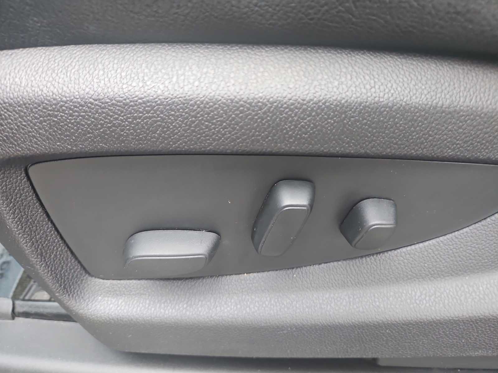 Used 2016 Chevrolet Tahoe LS RWD image 14