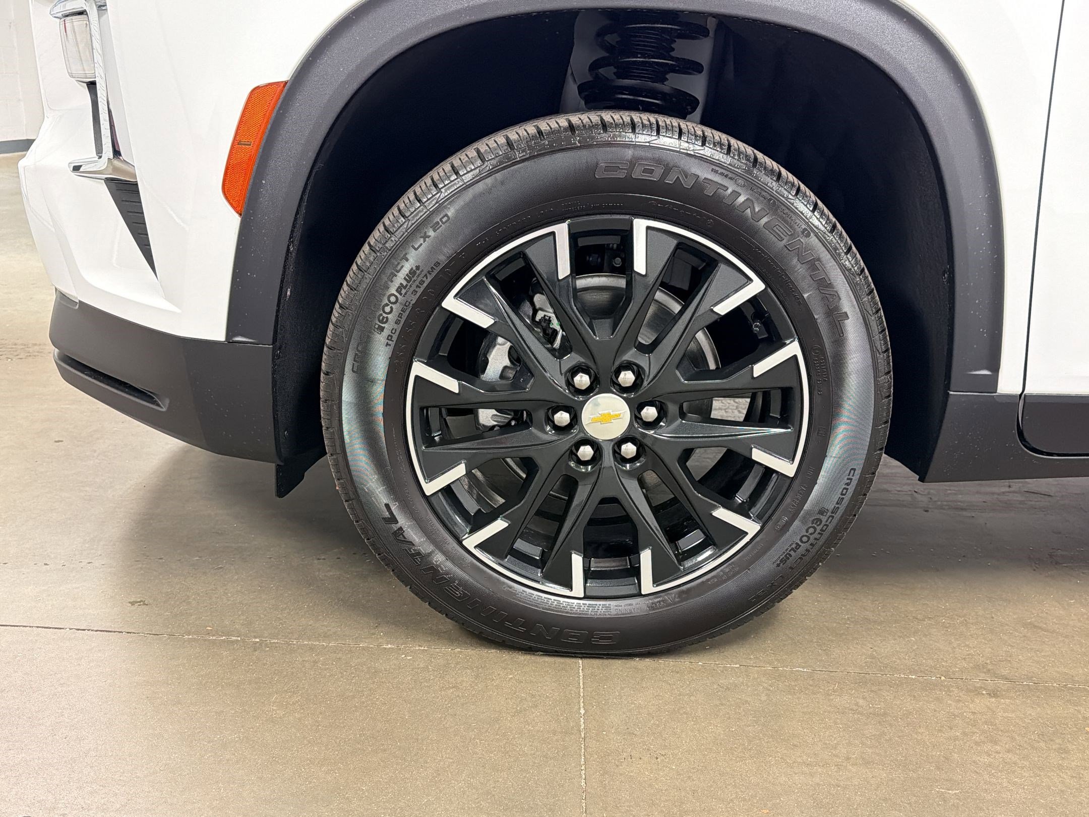 New 2026 Chevrolet Traverse LT w/ Sun and Wheel Package image 11