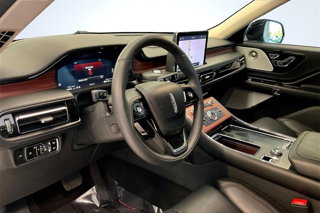 Used 2024 Lincoln Aviator Reserve w/ Equipment Group 201A image 14