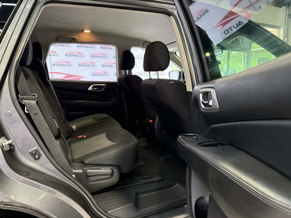 Used 2020 Nissan Pathfinder S FWD image 33