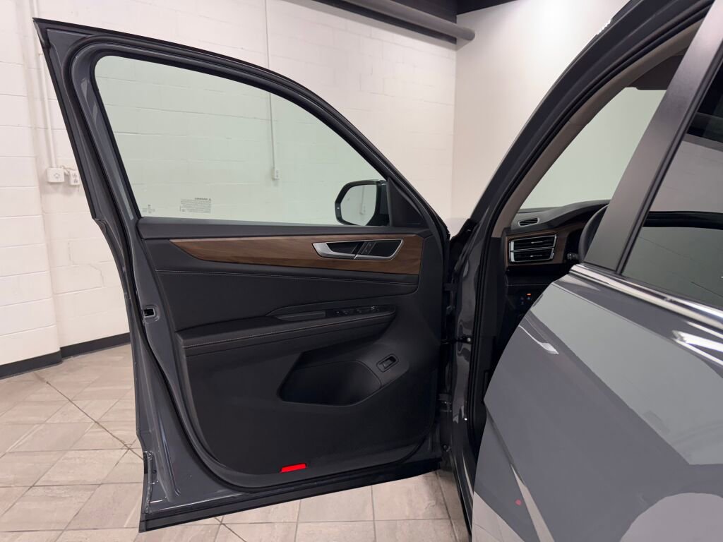 New 2026 Volkswagen Atlas SE image 21