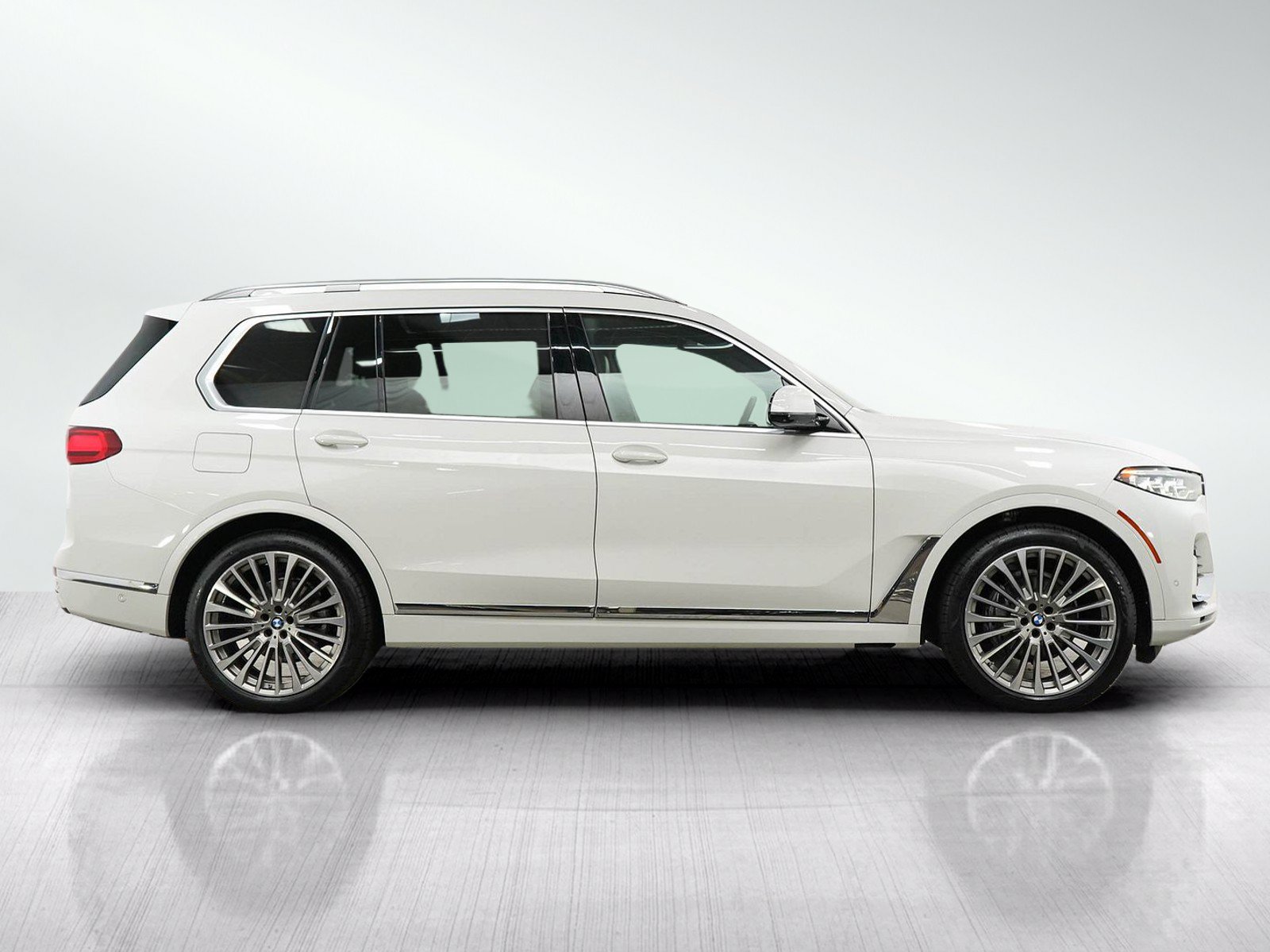 Used 2022 BMW X7 xDrive40i w/ Executive Package AWD/4WD image 6