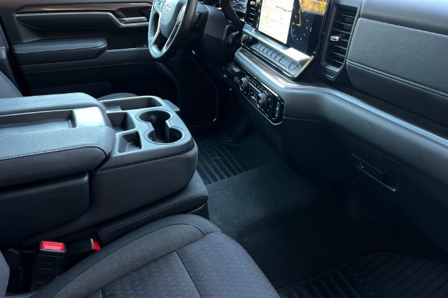 Used 2025 Chevrolet Silverado 2500 LT w/ Convenience Package AWD/4WD image 19