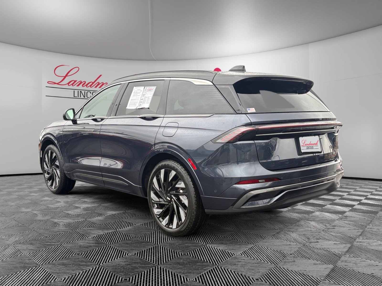 Certified 2024 Lincoln Nautilus Black Label w/ Jet Appearance Package (87T) image 3