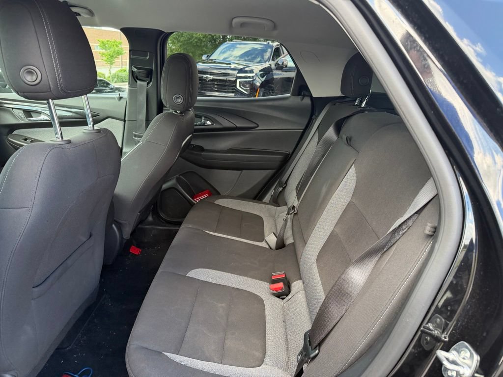 Used 2025 Chevrolet TrailBlazer LT w/ Convenience Package FWD image 6