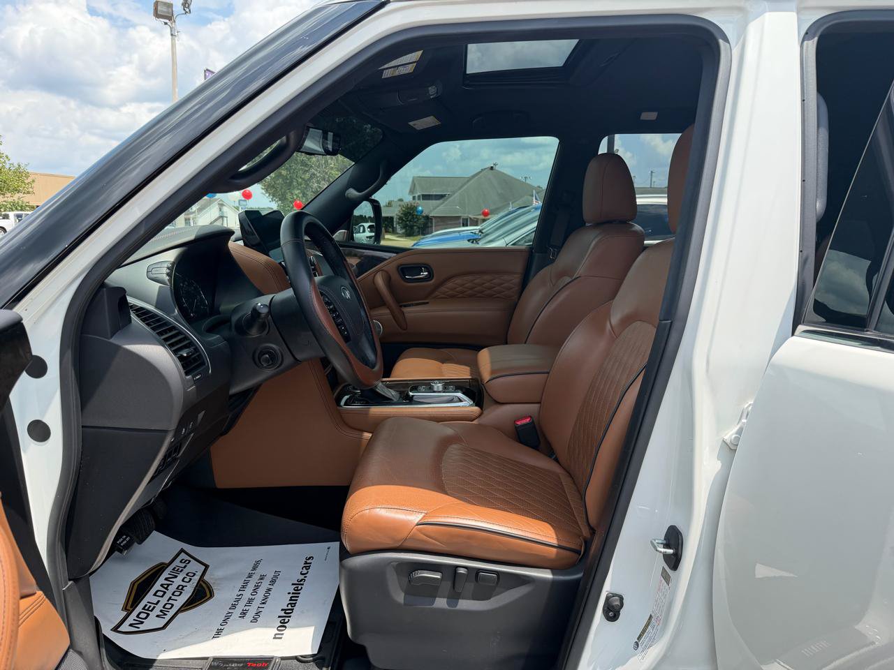 Used 2024 INFINITI QX80 Sensory w/ Cargo Package AWD/4WD image 5