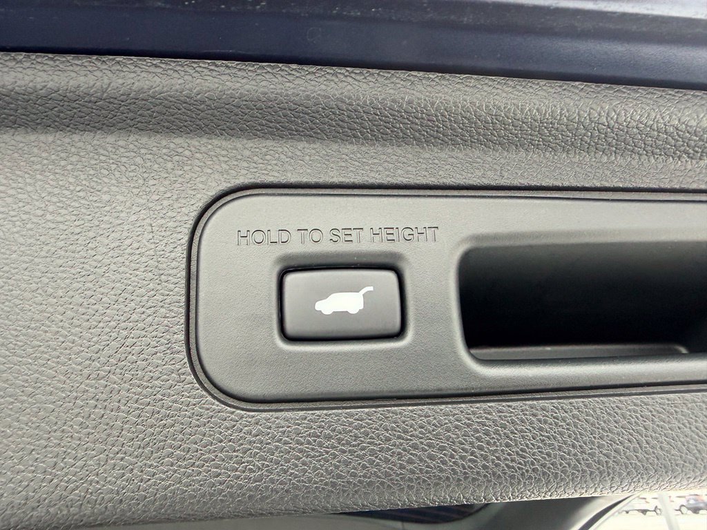 Used 2023 Honda Odyssey Elite image 10