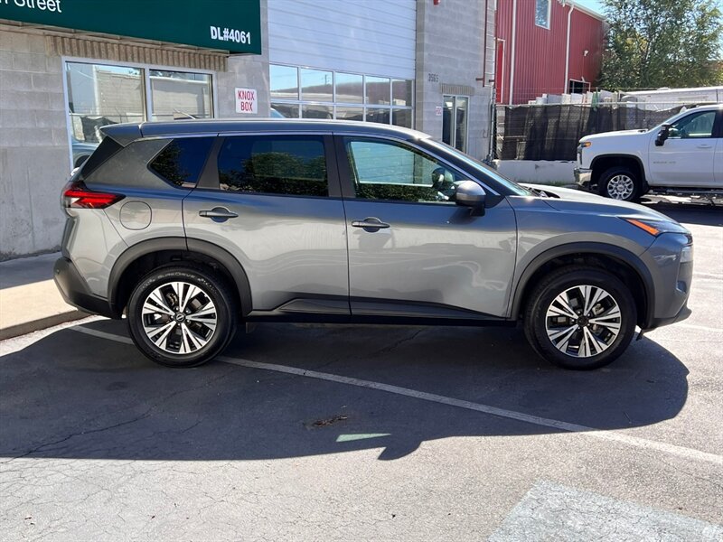 Used 2023 Nissan Rogue SV AWD/4WD image 8