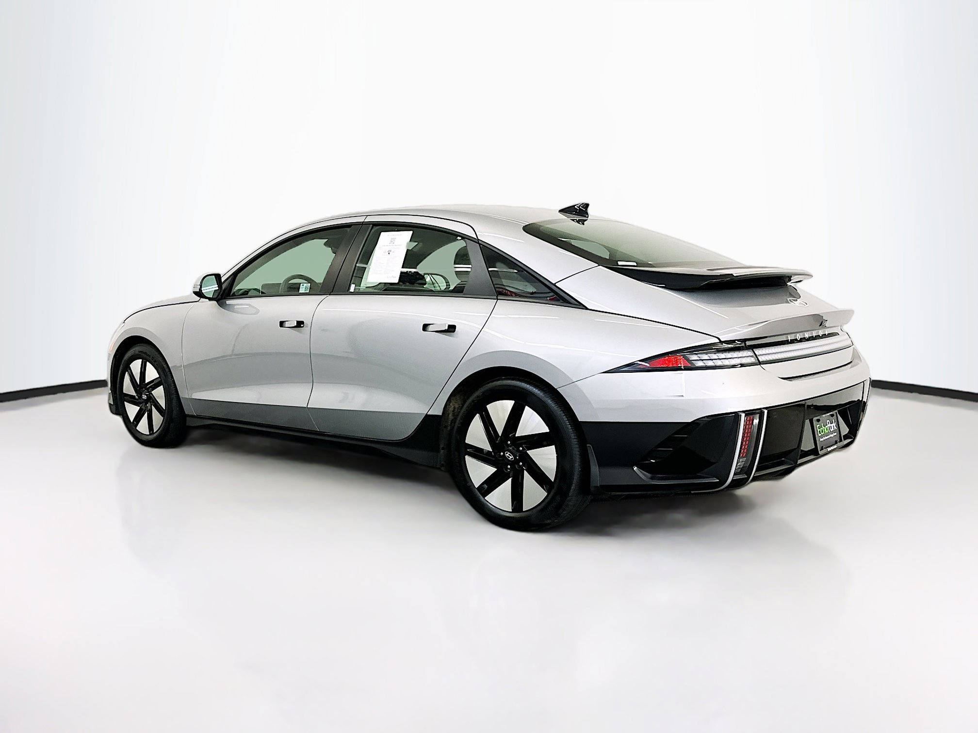 Used 2024 Hyundai Ioniq 6 SE AWD/4WD image 5