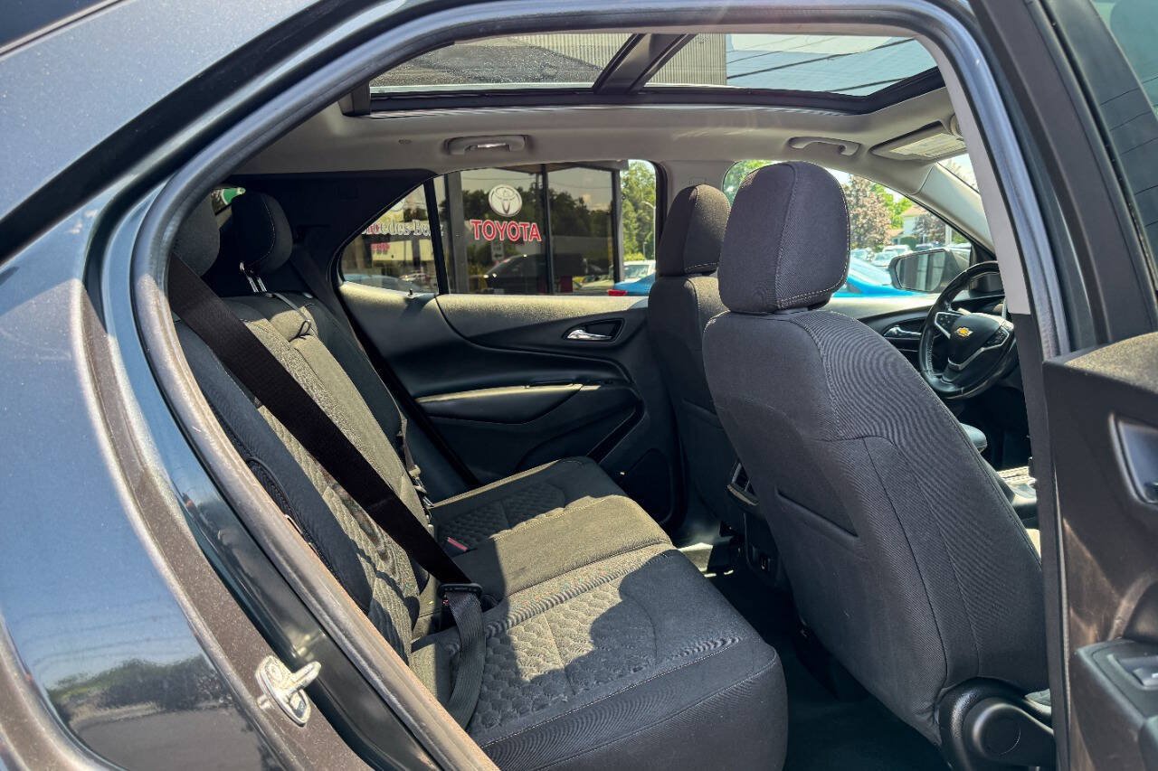 Used 2018 Chevrolet Equinox LT w/ Sun & Infotainment Package AWD/4WD image 15