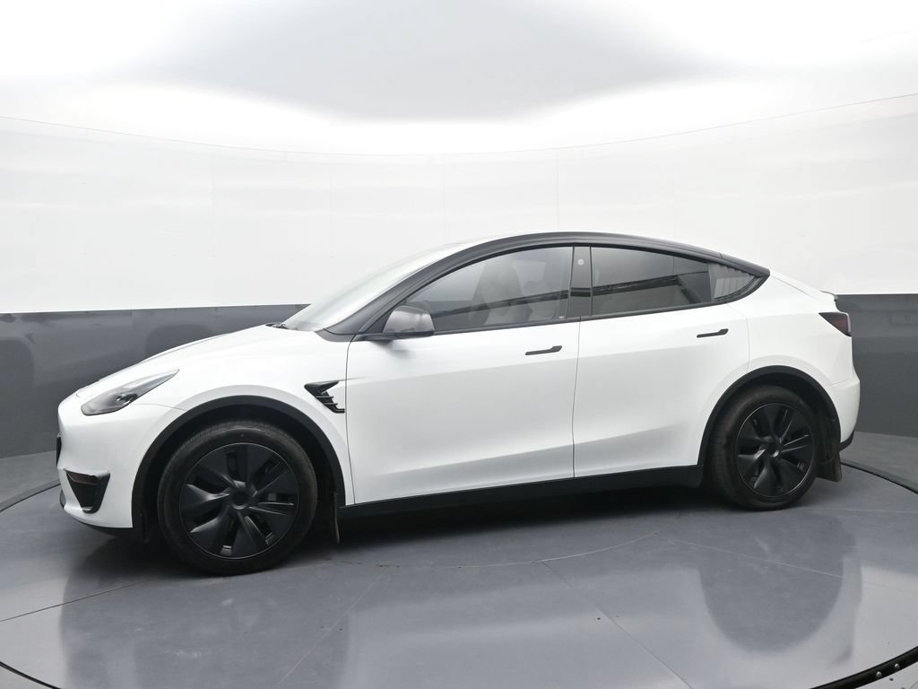 Used 2025 Tesla Model Y Long Range RWD image 4