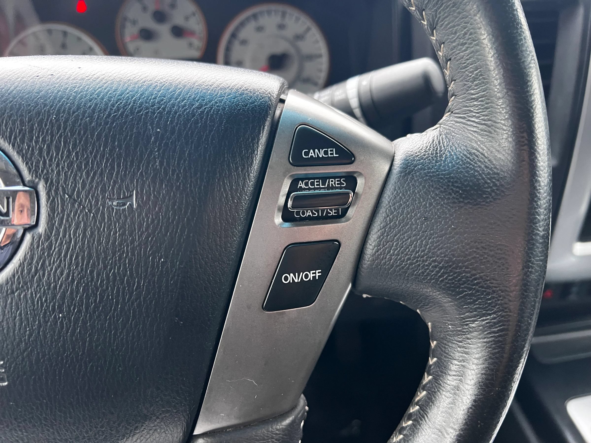 Used 2015 Nissan Titan PRO-4X w/ Pro-4x Luxury Package AWD/4WD image 17