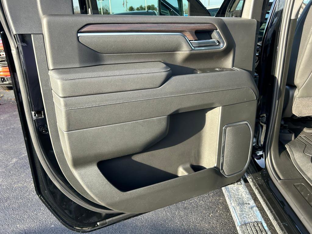 New 2026 GMC Sierra 3500 SLT w/ SLT Premium Package image 7