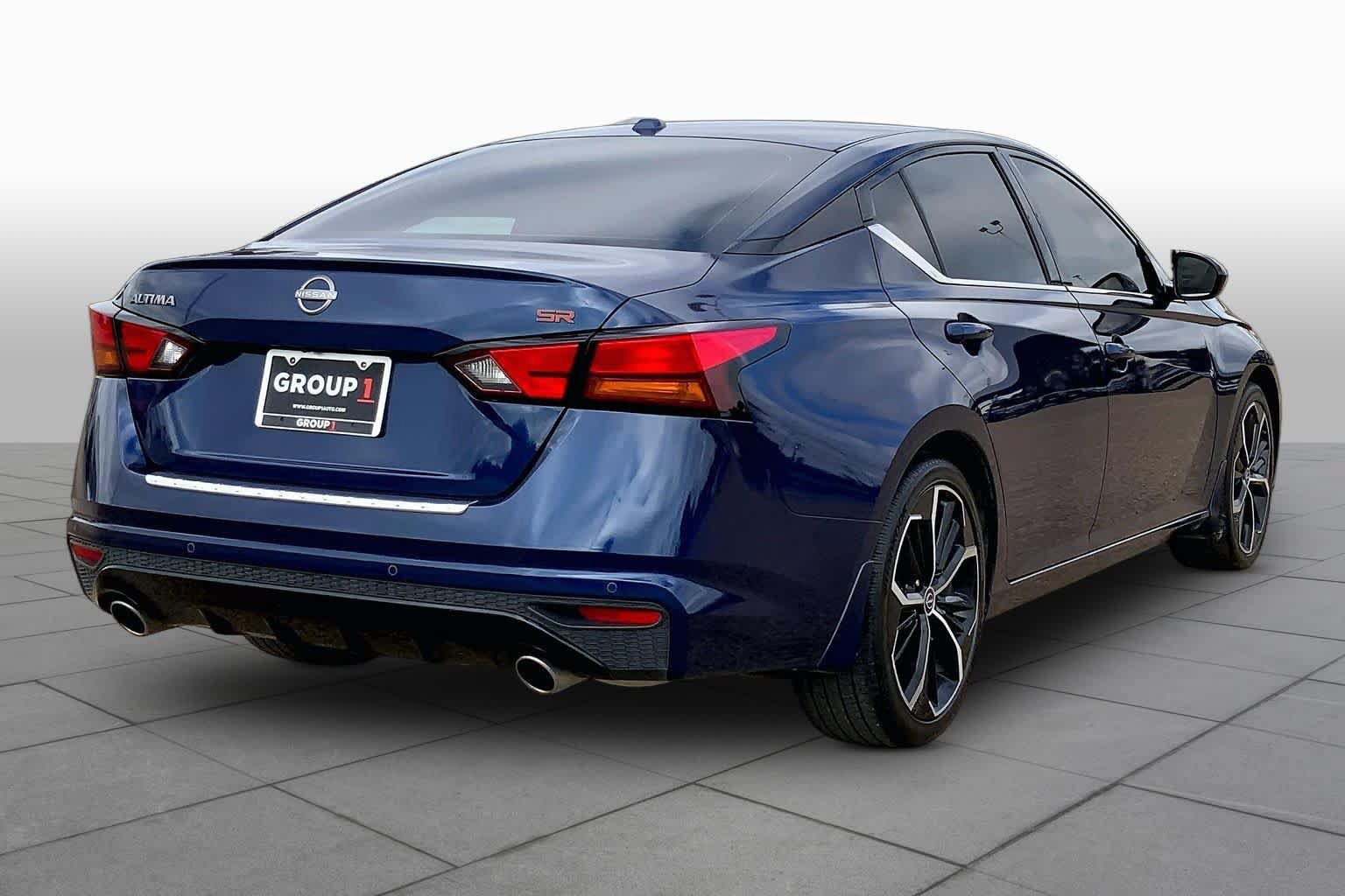 Used 2023 Nissan Altima 2.5 SR w/ SR Premium Package FWD image 13