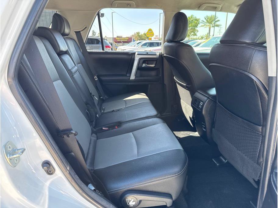Used 2017 Toyota 4Runner SR5 Premium AWD/4WD image 25