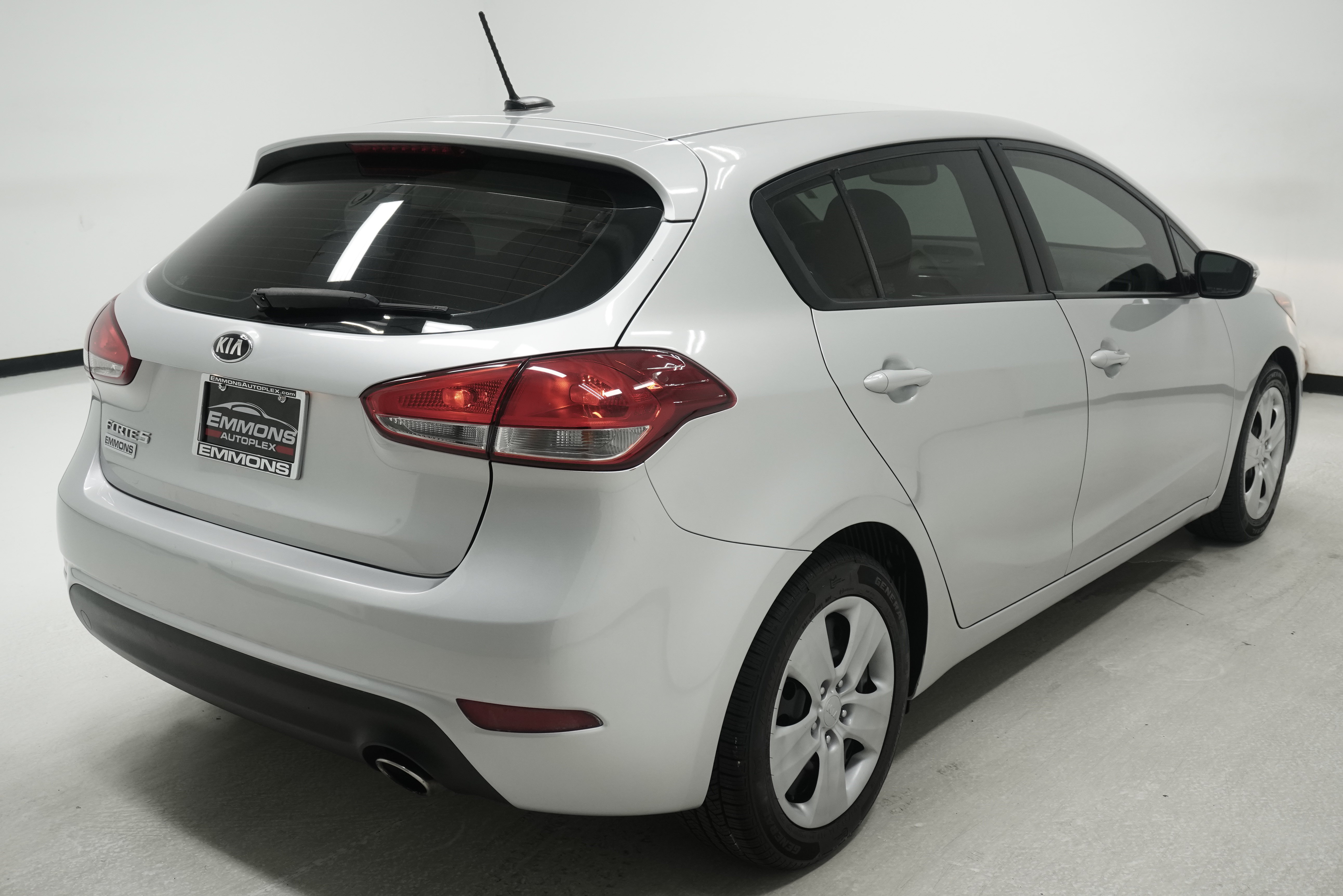 Used 2016 Kia Forte LX FWD image 4
