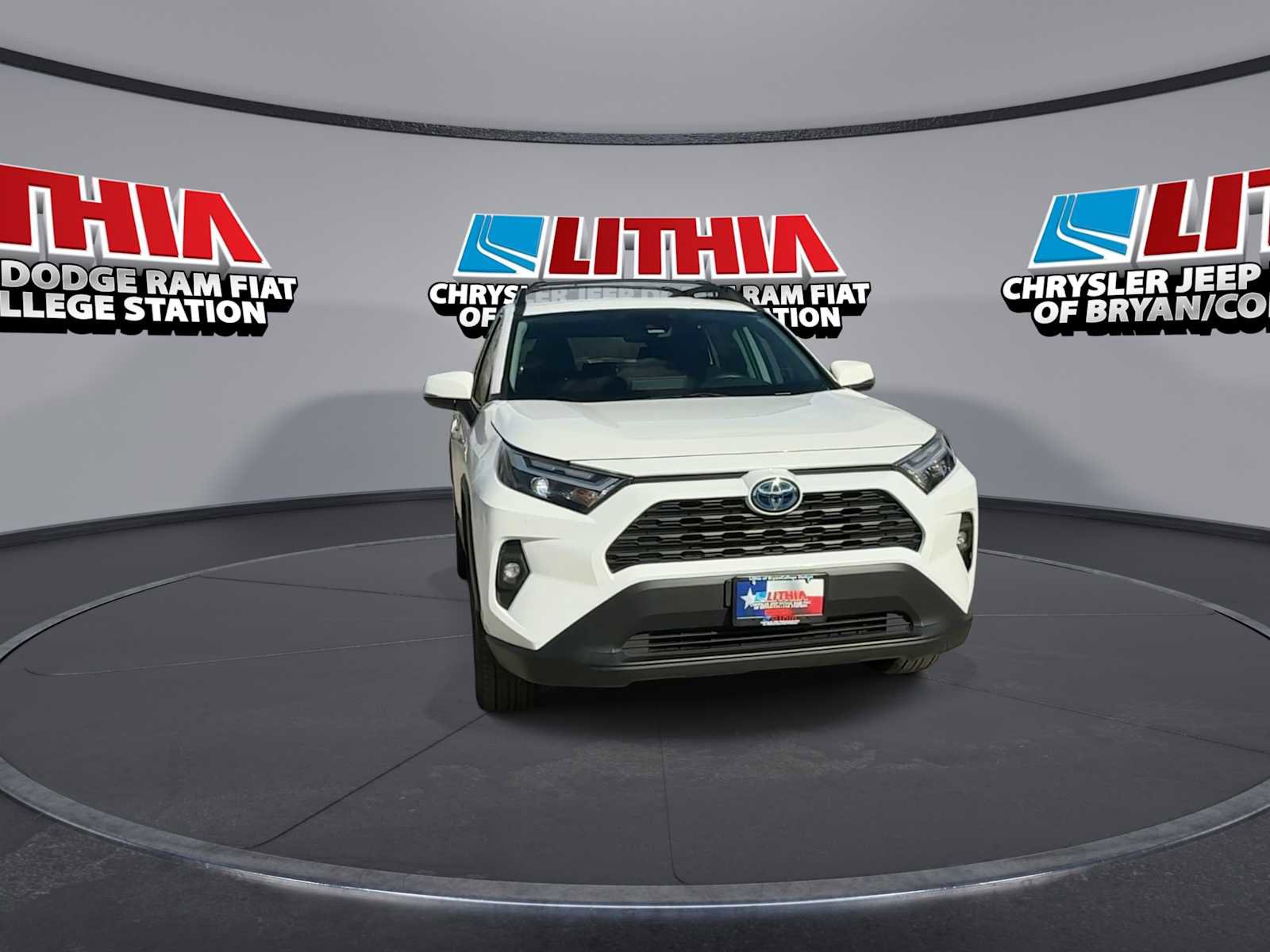 Used 2023 Toyota RAV4 AWD Hybrid image 2