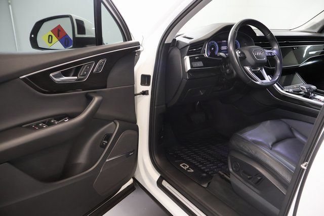 Used 2020 Audi Q7 2.0T Premium Plus w/ Premium Plus Package AWD/4WD image 9